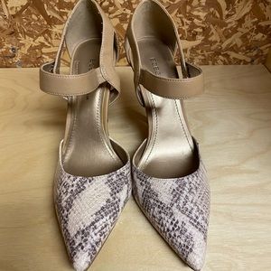 BCBG Generation snakeskin heels size US 7.5
